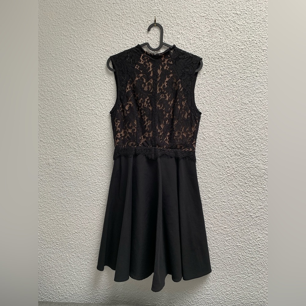 BNWOT aijek | Revolve | lace dress in black